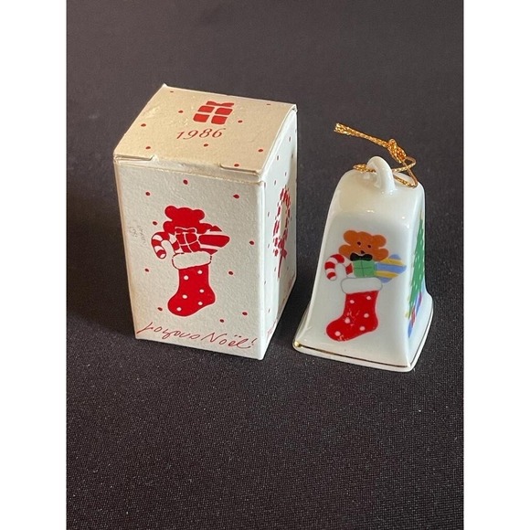 Lillian Vernon Other - Vintage 4 sided Porcelain Christmas Bell 🔔  Lillian Vernon 1986 stocking wreath